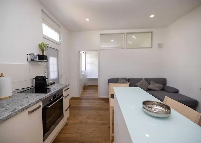 Apartment Central アパート